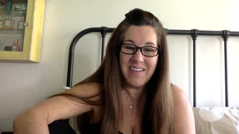 Snapshot of ddmolly chatting on December 2024 08:58:01 PM DDMolly online show from December 2024 08:58:01 PM