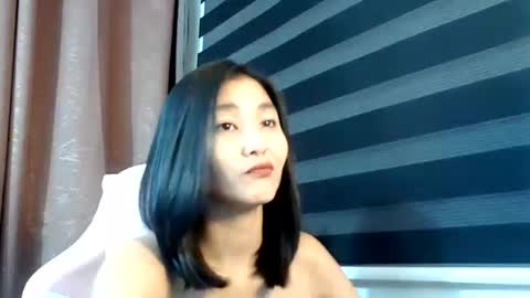 Snapshot of de_amore chatting on October 2025 04:37:01 PM Angel online show from October 2025 04:37:01 PM