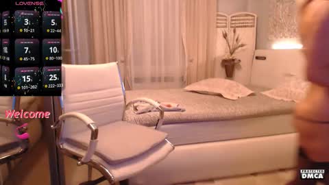 DeaLux  online show from November 2025 05:15:02 PM