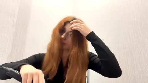 Mia online show from April 2026 03:45:02 AM