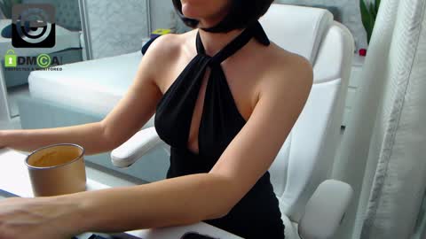 Elly online show from December 2024 08:37:02 AM