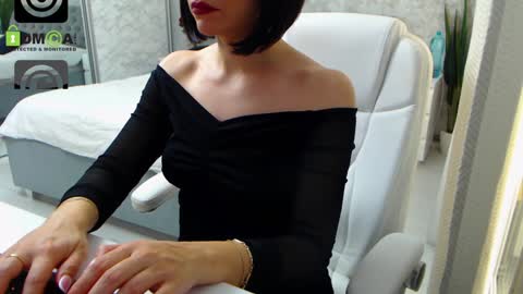 Elly online show from January 2025 12:40:01 PM