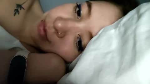 dearmilu28 online show from October 2025 11:11:01 AM