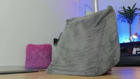 dearmilu28 online show from March 2026 06:58:01 PM