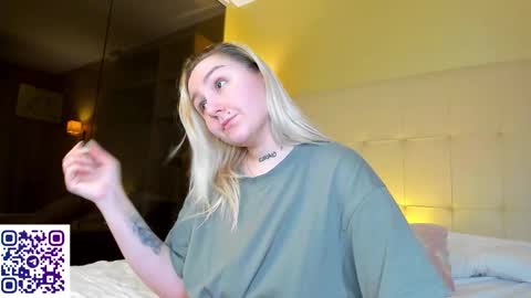 Snapshot of debbie_taylor chatting on November 2025 05:20:01 PM Debbie Mon Tue Fri Sun Sat GMT 3 1000am - 0400pm online show from November 2025 05:20:01 PM