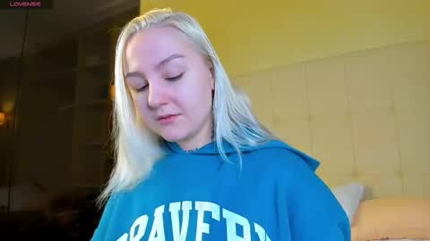 Debbie Mon Tue Fri Sun Sat GMT 3 1000am - 0400pm  online show from February 2026 05:24:01 PM