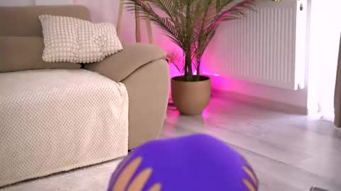 Tamara online show from April 2026 03:43:01 PM