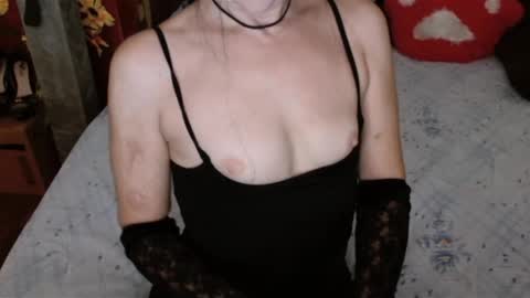 Snapshot of debramilf chatting on December 2024 07:15:02 AM DebraMilf online show from December 2024 07:15:02 AM