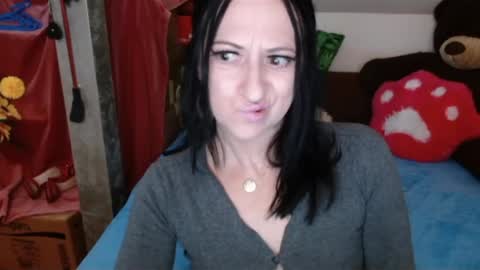 Snapshot of debramilf chatting on January 2025 07:26:01 PM DebraMilf online show from January 2025 07:26:01 PM