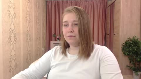 Snapshot of debramust chatting on December 2024 01:17:01 PM debramust online show from December 2024 01:17:01 PM