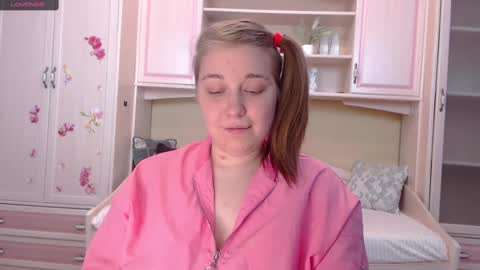 Snapshot of debramust chatting on December 2024 04:48:02 PM debramust online show from December 2024 04:48:02 PM