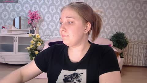 Snapshot of debramust chatting on December 2024 01:24:01 AM debramust online show from December 2024 01:24:01 AM