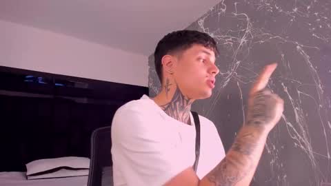 Snapshot of declan_fox chatting on October 2025 03:52:02 AM declan_fox online show from October 2025 03:52:02 AM