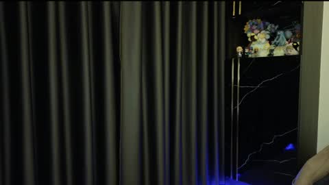 deedeedoll online show from December 2024 11:01:01 AM