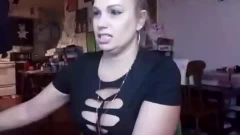 Snapshot of deedeemarie02 chatting on November 2025 12:52:01 PM Deedeemarie02 online show from November 2025 12:52:01 PM