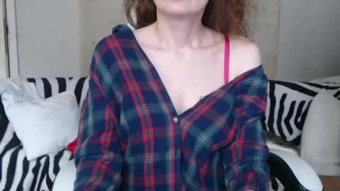 Snapshot of deessedivine chatting on January 2025 02:13:01 PM KamiDevi online show from January 2025 02:13:01 PM