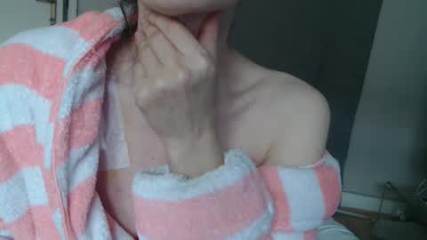 Snapshot of deessedivine chatting on October 2025 12:45:01 PM KamiDevi online show from October 2025 12:45:01 PM