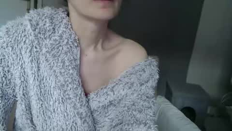 Snapshot of deessedivine chatting on October 2025 02:43:02 PM KamiDevi online show from October 2025 02:43:02 PM