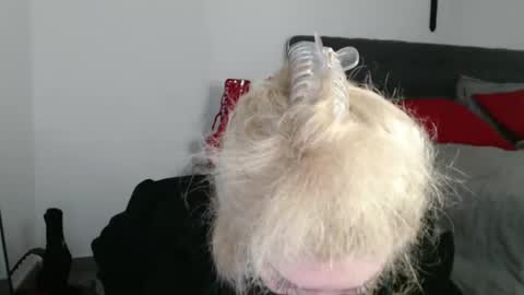 Snapshot of deewhitee chatting on December 2024 06:14:01 PM Jenna online show from December 2024 06:14:01 PM