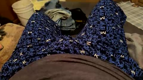 deezenutz64 online show from April 2026 07:36:01 AM