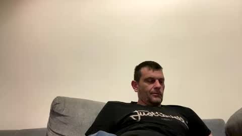 Snapshot of defloy chatting on December 2025 08:03:01 PM Defloy online show from December 2025 08:03:01 PM