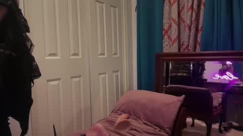 Tori online show from November 2025 05:40:01 AM