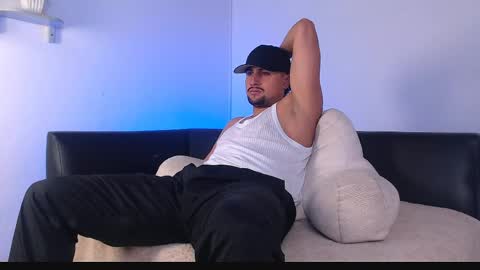Snapshot of deivy_gram chatting on April 2026 01:58:01 AM DEIVY online show from April 2026 01:58:01 AM