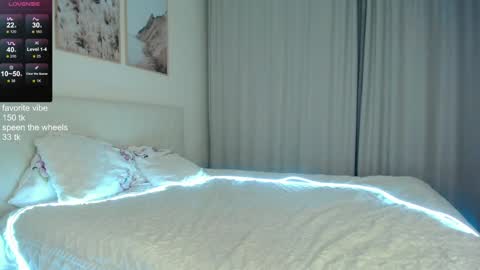 Snapshot of delanona chatting on December 2024 12:24:01 AM Dia online show from December 2024 12:24:01 AM