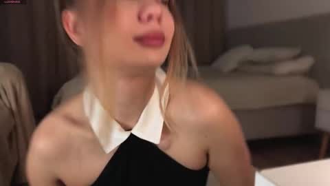 Snapshot of delanona chatting on October 2025 01:18:01 AM Dia online show from October 2025 01:18:01 AM