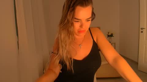 deliadelicious online show from September 2025 08:25:02 AM