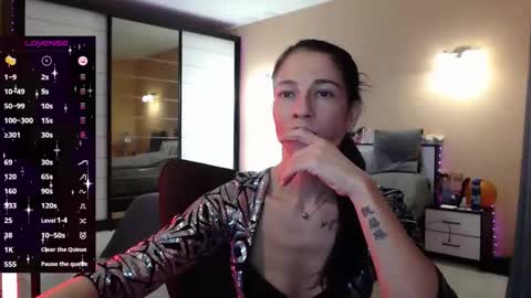 Nicole online show from November 2025 09:20:02 AM