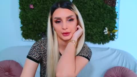 Snapshot of deliciaalove chatting on December 2025 07:20:02 PM deliciaalove online show from December 2025 07:20:02 PM