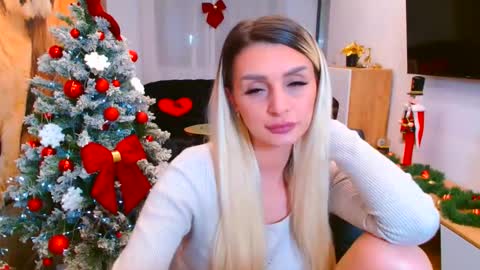 Snapshot of deliciaalove chatting on December 2025 08:27:02 PM deliciaalove online show from December 2025 08:27:02 PM