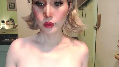 Snapshot of deliciosats chatting on April 2026 05:05:01 AM Mercedes online show from April 2026 05:05:01 AM
