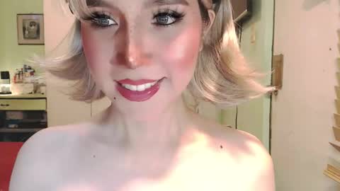 Snapshot of deliciosats chatting on April 2026 01:38:01 AM Mercedes online show from April 2026 01:38:01 AM