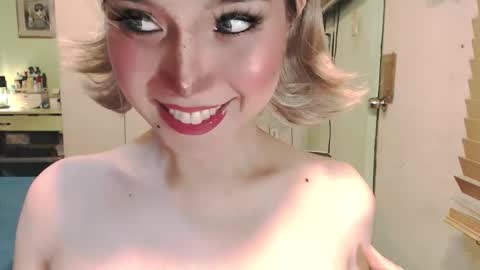 Snapshot of deliciosats chatting on May 2026 01:43:01 AM Mercedes online show from May 2026 01:43:01 AM