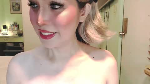 Snapshot of deliciosats chatting on May 2026 01:00:01 AM Mercedes online show from May 2026 01:00:01 AM