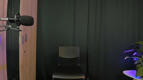 Snapshot of delilaah chatting on February 2025 03:43:02 AM Delilah online show from February 2025 03:43:02 AM