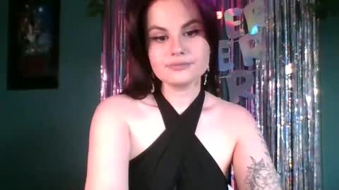 dellacrush_ online show from February 2025 05:53:02 PM