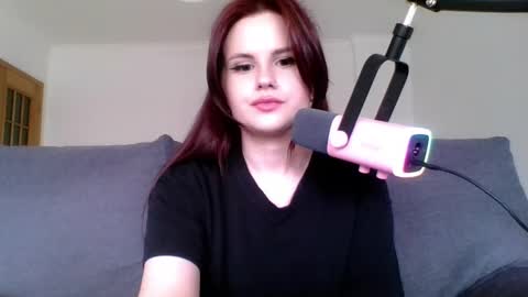 dellacrush_ online show from March 2025 04:10:01 PM