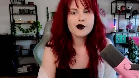 dellacrush_ online show from April 2026 05:31:02 PM