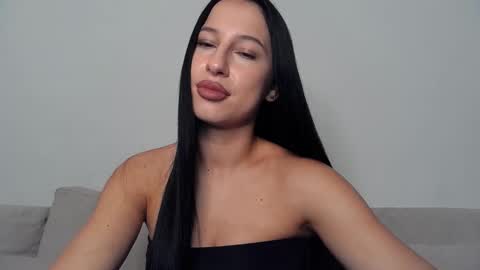 delly_love online show from September 2025 07:57:02 PM