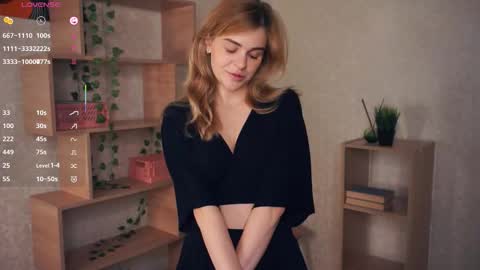 Emily online show from November 2025 09:32:02 AM