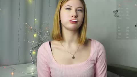 Katrin online show from December 2025 09:09:02 PM