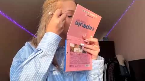 Snapshot of delorisstrzelecki chatting on July 2026 04:11:01 PM I am Lola hello world online show from July 2026 04:11:01 PM