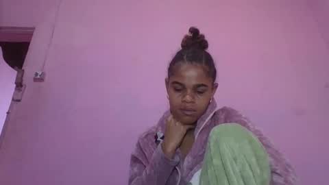 delphine online show from May 2026 02:51:02 AM