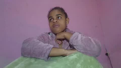 delphine online show from May 2026 03:01:02 AM