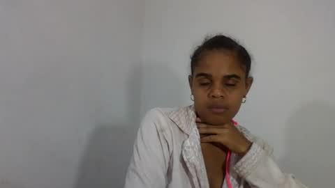 delphine online show from June 2026 05:38:02 PM