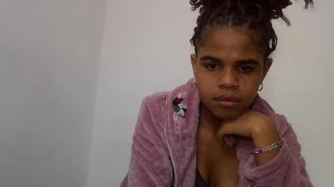 delphine online show from June 2026 05:34:02 AM