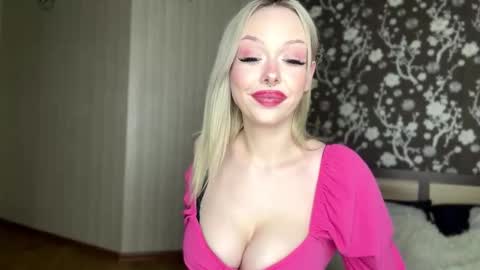 Demi online show from November 2025 01:32:02 PM